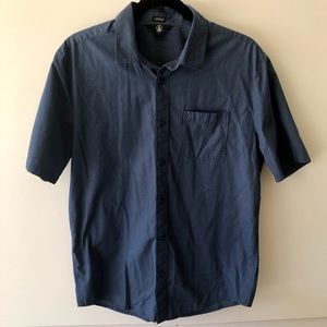 Volcom Classic Fit Casual Blue Chambray Short Sleeve Button Down M